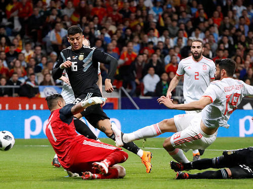  斯特拉斯堡门将超常发挥，多次扑救力保球队零封