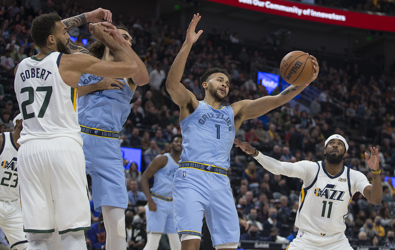  贝恩三分绝杀，灰熊客场险胜鹈鹕收获胜利