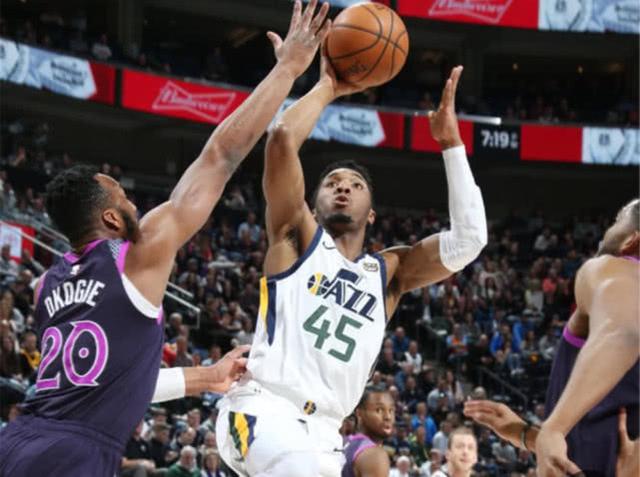  米切尔高效砍分骑士击败老鹰收获四连胜